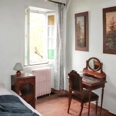 Maison Familiale Chaleureuse A Avec Grand Jardin. Dom wakacyjny