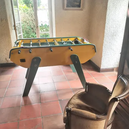 Dom wakacyjny Maison Familiale Chaleureuse A Avec Grand Jardin.