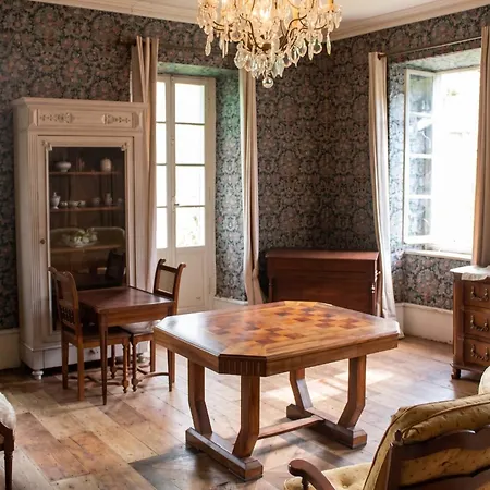 Maison Familiale Chaleureuse A Avec Grand Jardin. Dom wakacyjny