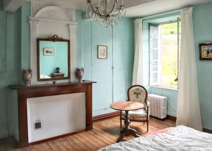 Maison Familiale Chaleureuse A Avec Grand Jardin. Tatil Evi Augirein